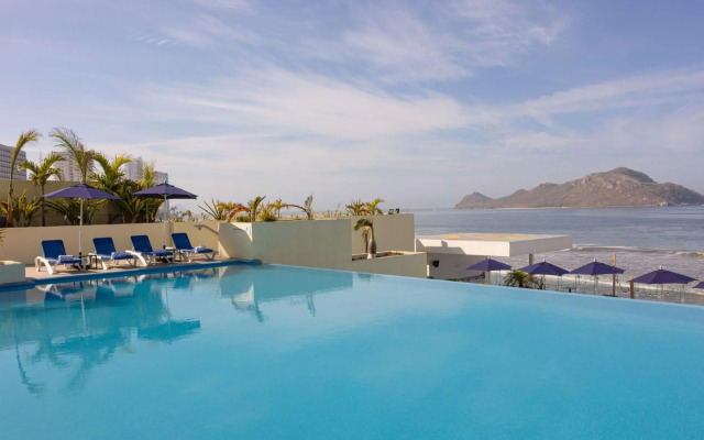 DoubleTree by Hilton Mazatlan