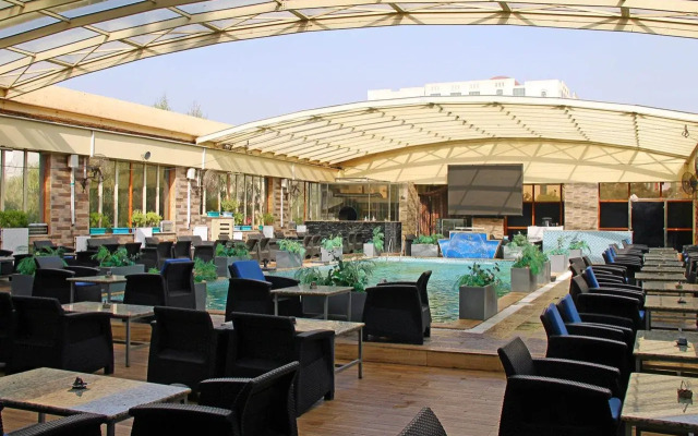 LB Suites Hotel