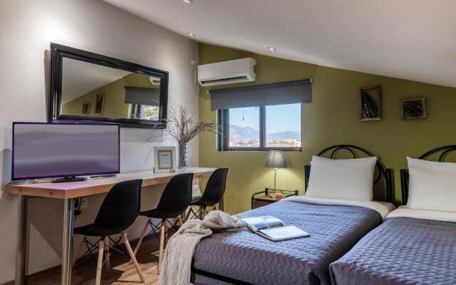 Jo Marinis Rooms