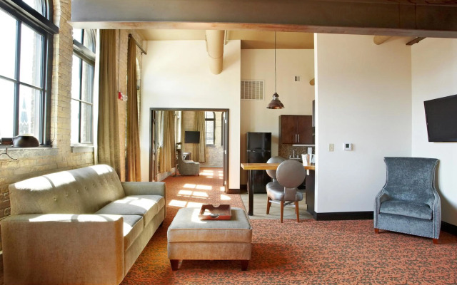 The Brewhouse Inn & Suites