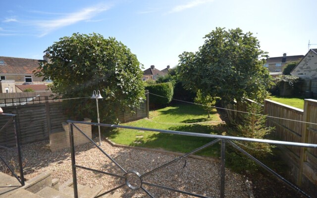 Fantastic 4 Bedroom House In Bath With Garden