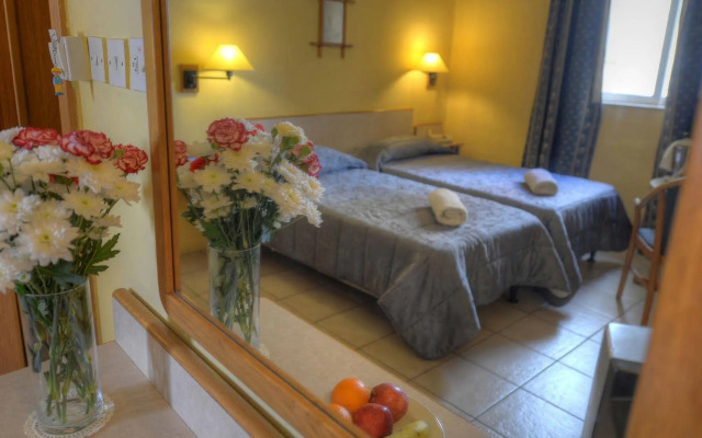 Sliema Chalet Hotel