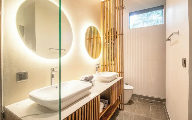 Designer 5br Villa 400m to Caf del Mar
