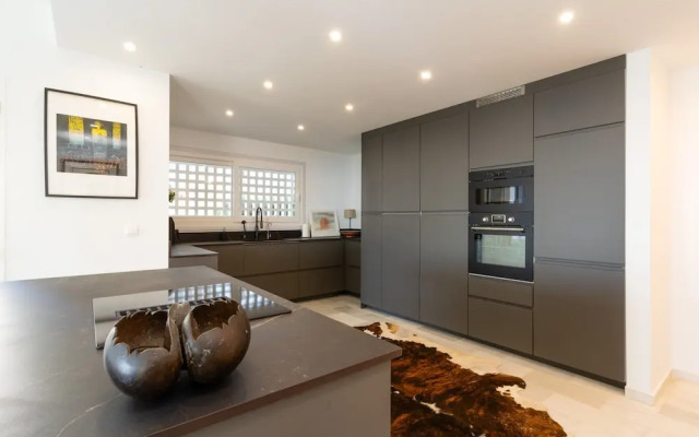 Ojen Retreat With Pool