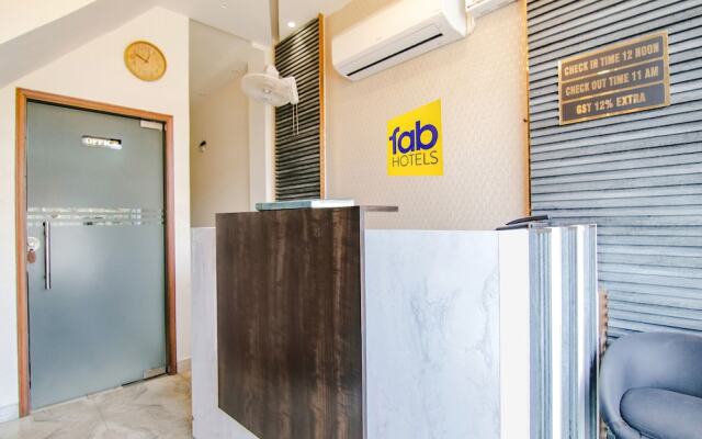 Fabhotel Yellow Leaf