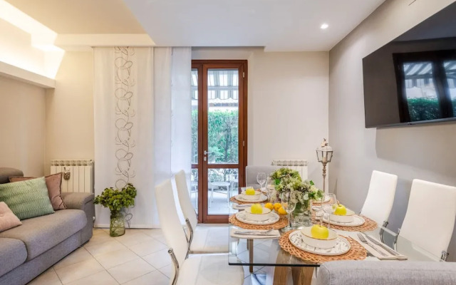 Casa Ambra in Lucca With 1 Bedrooms and 1 Bathrooms