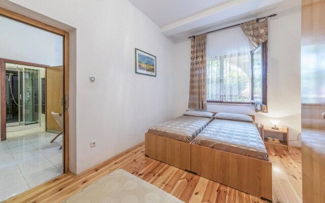 Amazing Apartment in Vinkuran With Wifi and 1 Bedrooms