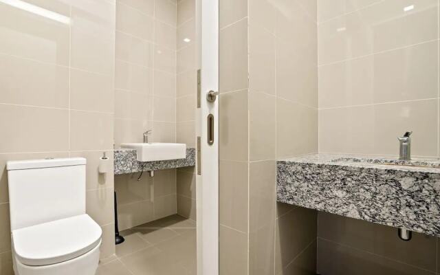 Deluxe2 Paradigm Mall