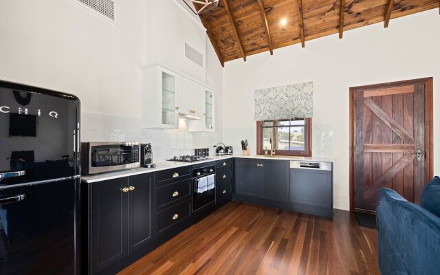 Grandview Accommodation - Hideaway Huts