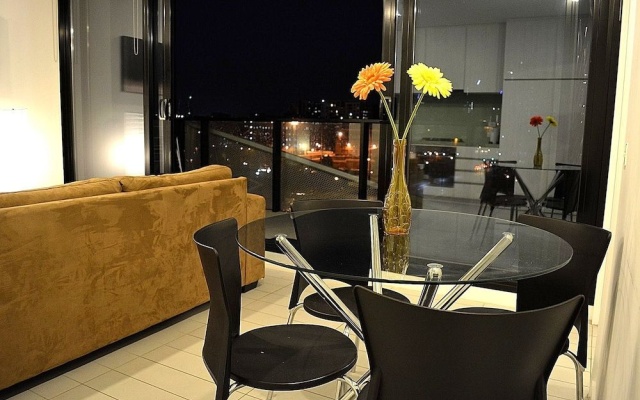 Royal Stays Apartments Docklands – Guest Rooms – Melbourne