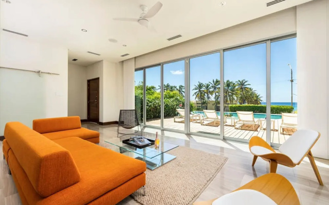 NEW Luxury 4BR Beachfront Villa w Infinity Pool
