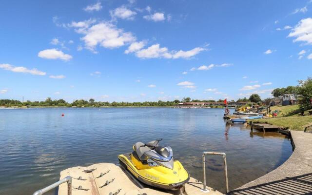 3 Bed New Lodge, Sleeps 4, Pets Welcome