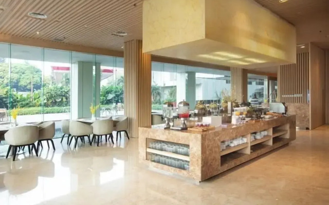 Louis Kienne Cikarang Hotel & Service Apartment