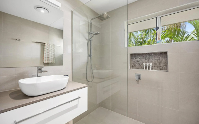 Noosa Outrigger Beach Resort