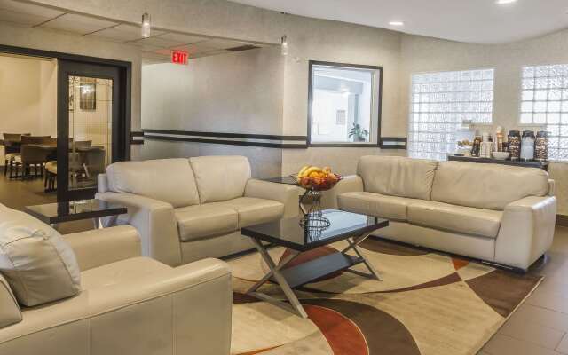 Comfort Inn & Suites Medicine Hat