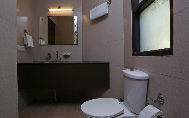 OYO 23478 Hotel Kamran Residency