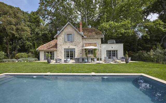 Château Saint Pierre de Serjac