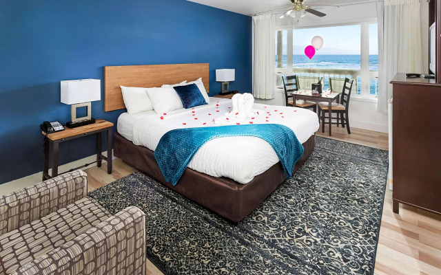 Clarion Inn Surfrider Resort