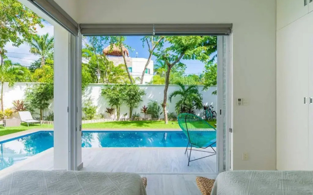 Luxury Private 3BED Villa, Garden, Pool,Security