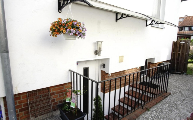 Gemütliche möblierte Souterrain Wohnung