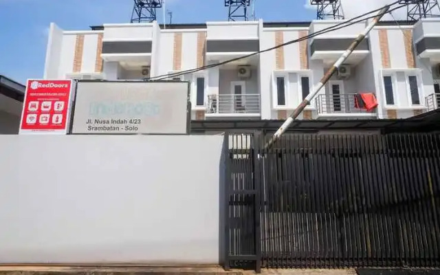 RedDoorz near Stasiun Solo Balapan 3