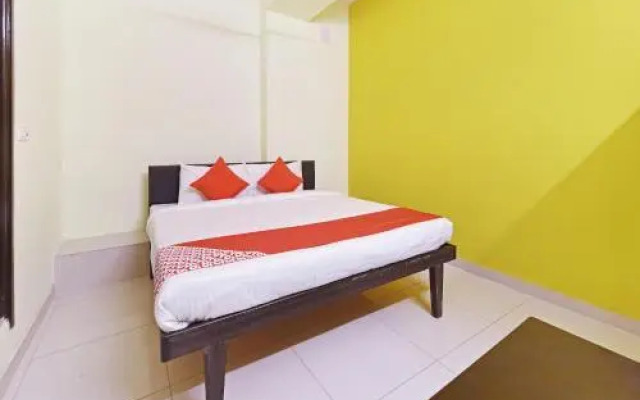 OYO 18304 Flagship Janakpuri