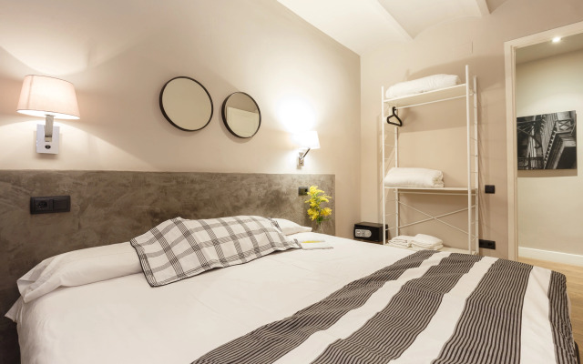 AinB Eixample-Miro Apartments