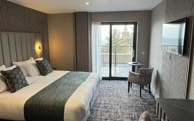 The Knowes Hotel & Restaurant