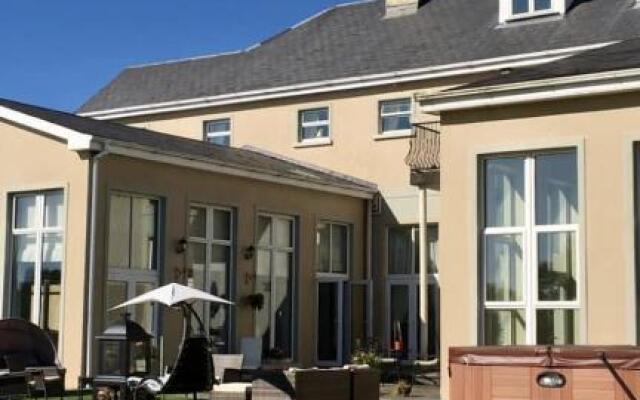 Rossmanagher House