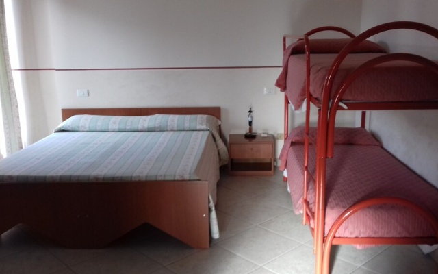 Hotel Caimo Bed-Breakfast