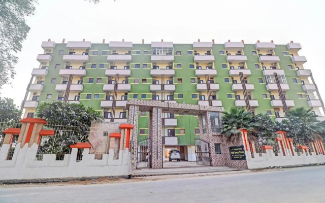 Pop 703878 Ag Yamuna Palace