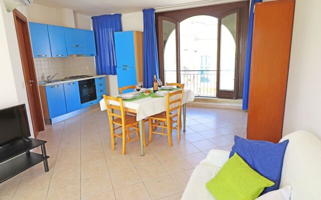 Flat Desirè Close To Beaches with Sight Castle, Terrace, Wi-Fi