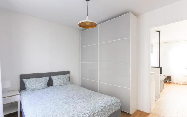 Eiffel Tower Royal Apartment