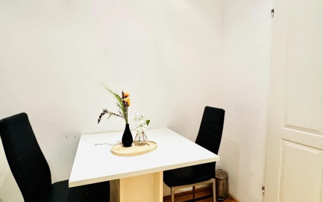 Perfect 7BR Stay Near Hauptbahnhof