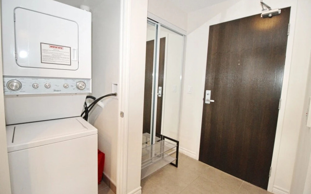 Executive 3BR next to Scotia Arena
