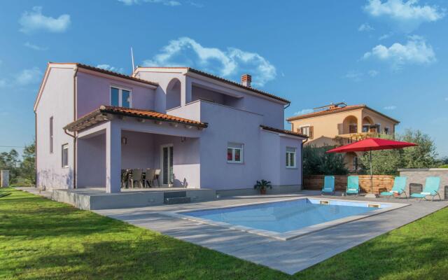 Comfortable villa in Pula with private swimming pool, 4 km from the beach