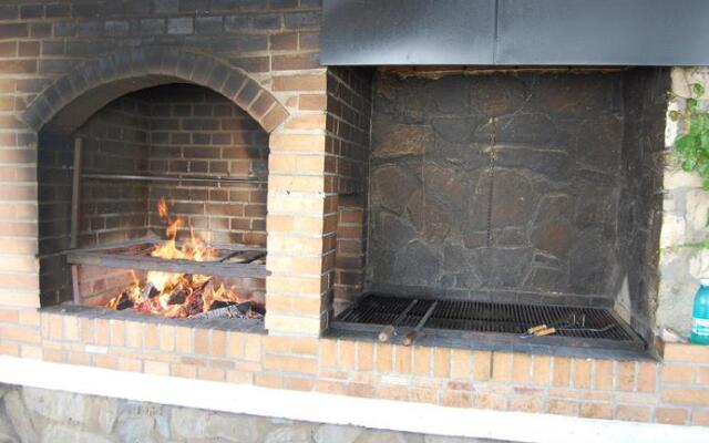 Country Club La Mesteceni