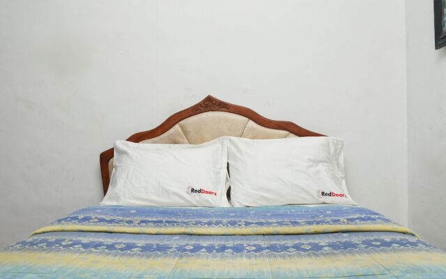 Rasa Sayang Beach Inn by RedDoorz