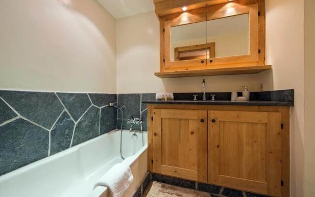 Super Luxurious Flat Verbier