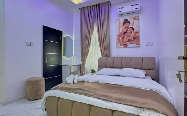 3bedrooms Duplex Sleeps 6- Garden, Chef Option