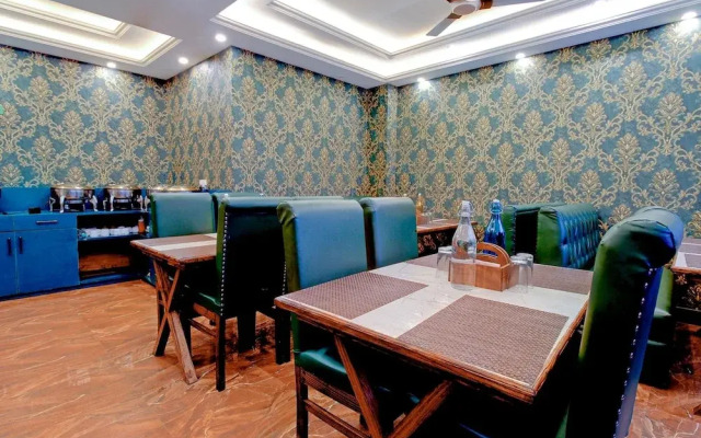 FabHotel Prime Royal Park