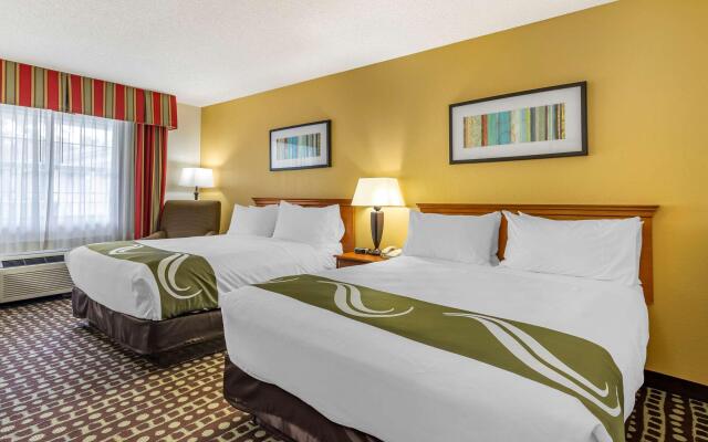Quality Inn Fayetteville near Historic Downtown Square