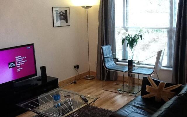 Flat 4 Summertown Court