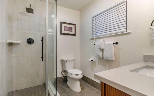 Best Western Carmel's Town House Lodge