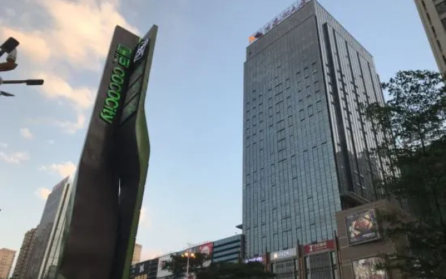 Yuehui International Apartment