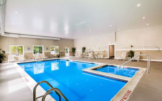 Sleep Inn & Suites Dunmore