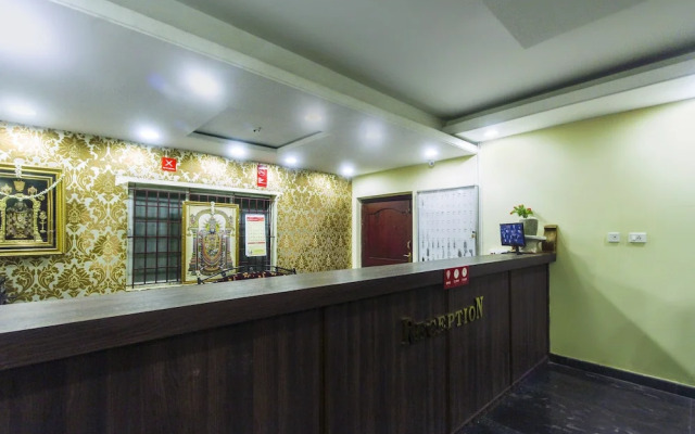 OYO Flagship 76906 Damodar Inn