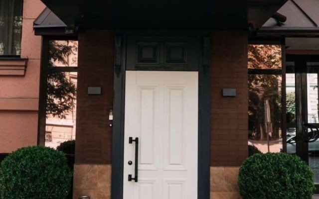 Malon Apartments