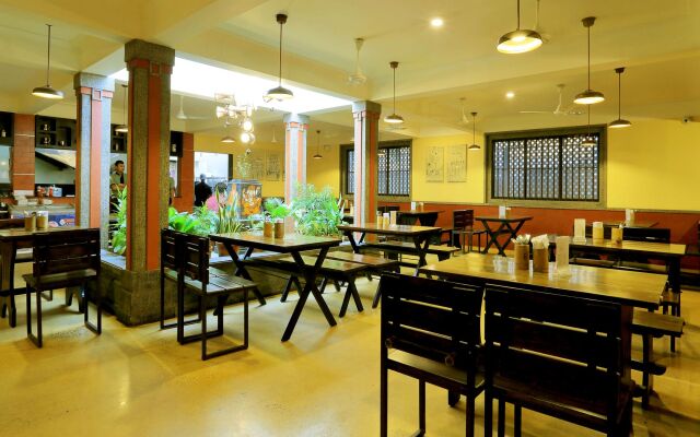 Gokul Ottupura by OYO Rooms