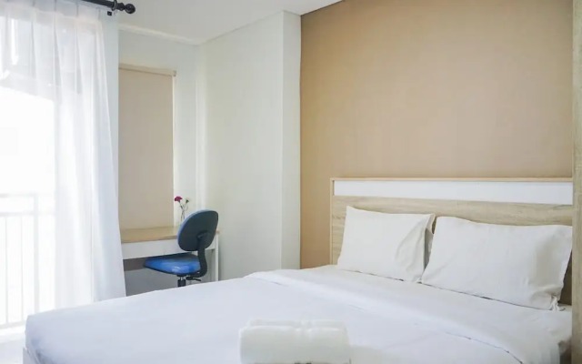 Minimalist and Comfy Studio Springwood Apartment